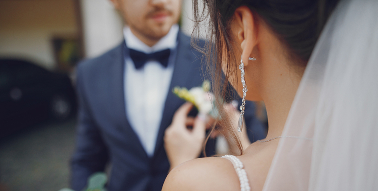 Mariage, bague, main dans la main