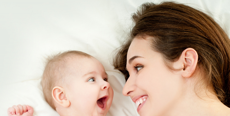 Sourire, Maman , bébé