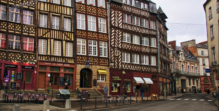 façades maisons traditionnelles rennes