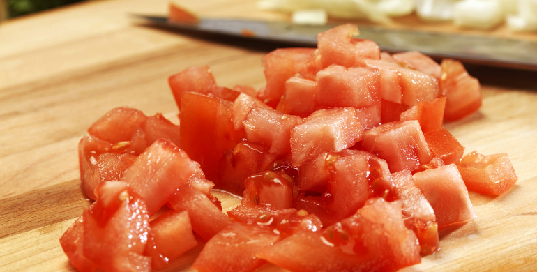 tomates concassées coupées en dès