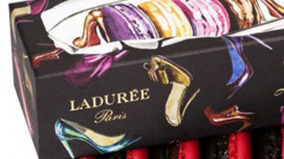 Laboutin chez Ladurée