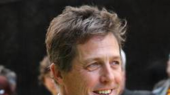 Hugh Grant : Présentation de Fire in Babylon