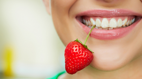 femme bouche fraise