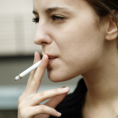 Femme qui fume