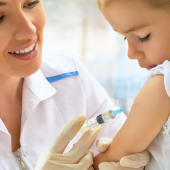 Vaccination d'un enfant
