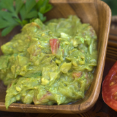 Guacamole et tomate